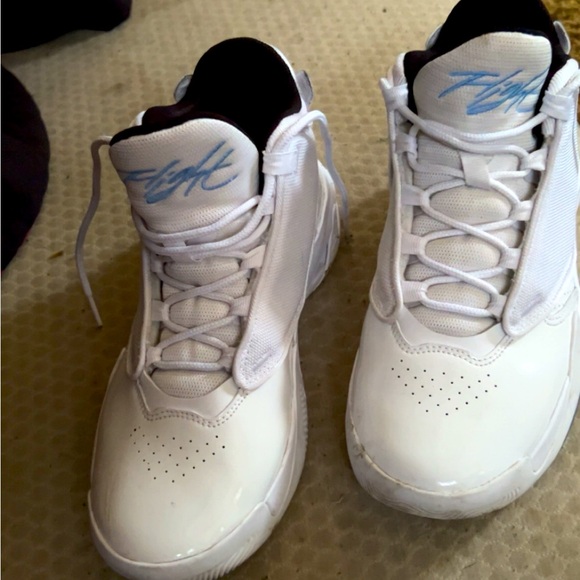 I’m selling men’s Jordan’s size 7y